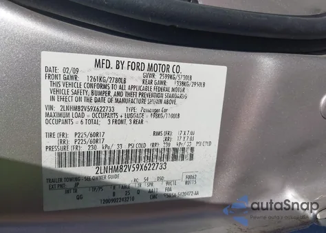 2009 Lincoln Town Car Signature Limited from USA, damaged, VIN 2LNHM82V59X622733